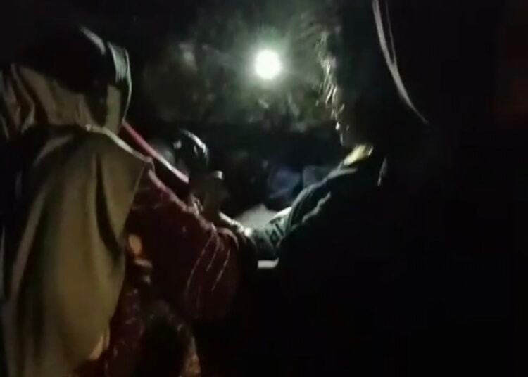 Ibu di Lebak melahirkan di mobil pikap. Foto : Ist