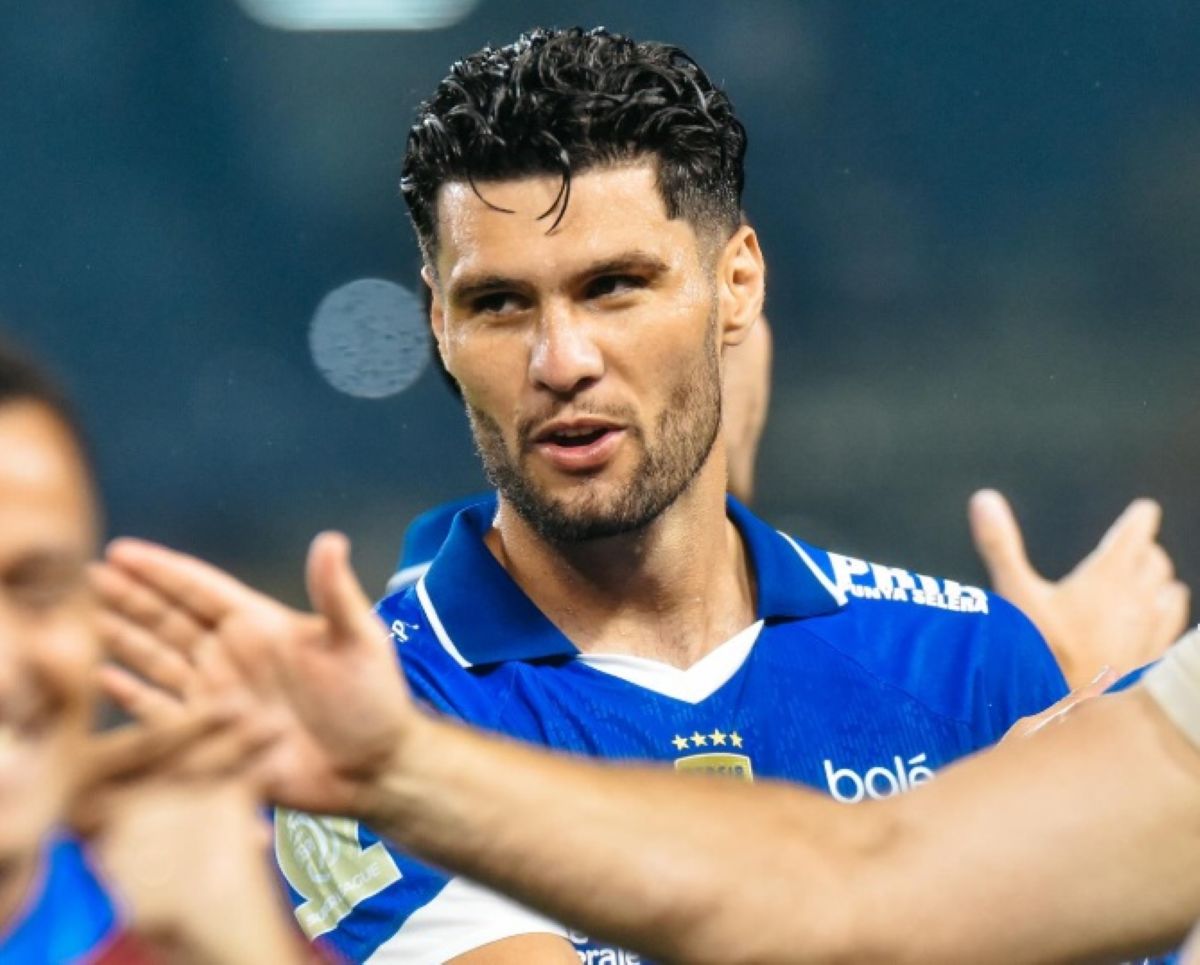 Bek Persib Julio Cesar. Foto : Ist