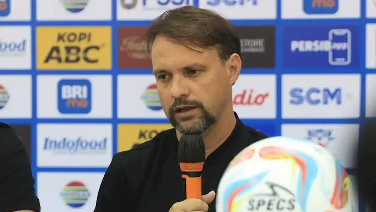 Pelatih Persija Mauricio Souza. Foto : Ist