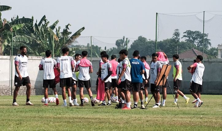 Sesi latihan skuad Persita. Foto : Ist