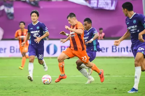 Laga Persita vs Borneo FC dimenangkan Persita 2-0. Foto : Ist