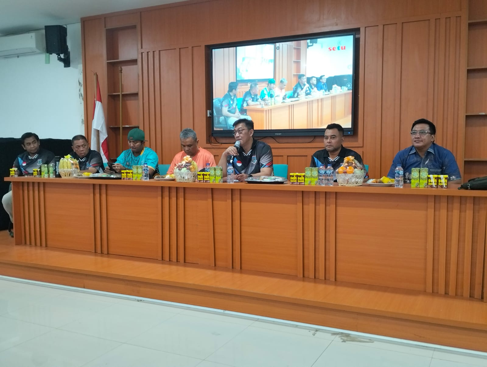 Sekretaris Daerah Kota Tangerang Selatan, Bambang Noertjahjo pada pembukaan Tenis Neja antar Kecamatan se Tangsel. (tamgselpos.id/irm)