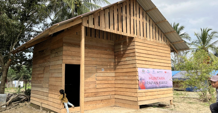 Huntara yang terbuat dari kayu untuk di Ceh Tamiang. Foto : Ist