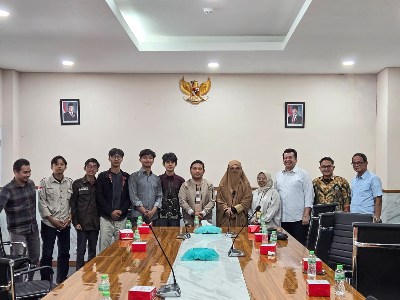 Pertemuan perwakilan Pemkot Tangsel, pimpinan UMJ, dan BEM UMJ di Gedung Civilization Lantai 3 UMJ membahas klarifikasi isu “mahar aksi”, Senin (12/1/2026). (Dok. UMJ)