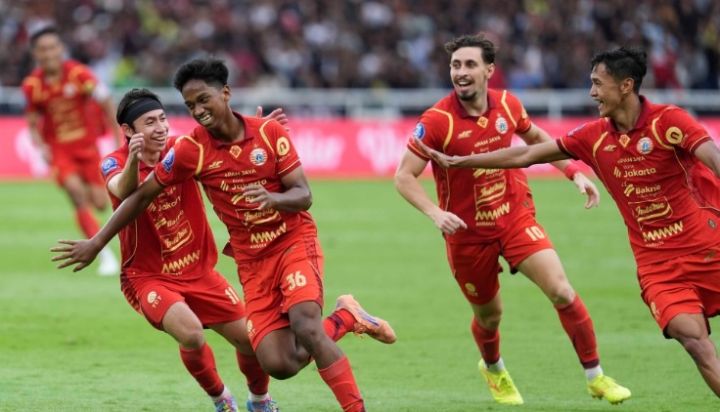 Selebrasi skuad Persija usai menang 2-1 dari PSM. Foto : Ist