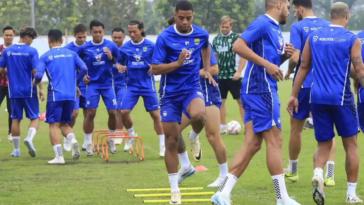 Sesi latihan Persib. Foto :  Ist