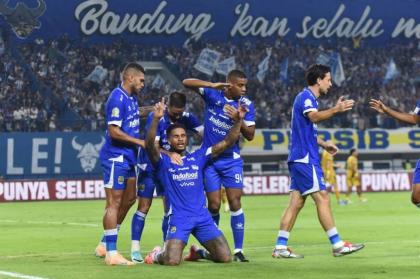 Selebrasi skuad Persib usai kalahkan Malud United 2-0. Foto : Ist