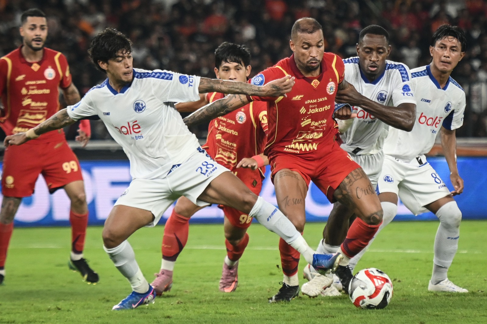 Laga Persija vs Arema dimenangkan Arema 2-0. Foto : Ist