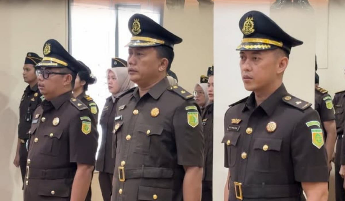 Serah terima jabatan Kasi Intel dan Kasi Datun di Aula Kejaksaan Negeri Pandeglang, Rabu (4/2/2026).(Istimewa)