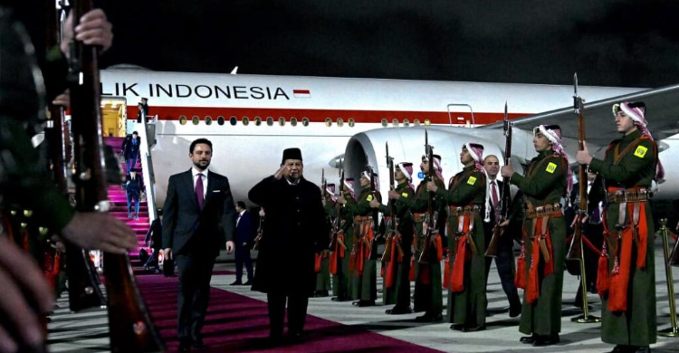 Presiden Prabowosaat mendarat di Yordania. Foto : Istnia