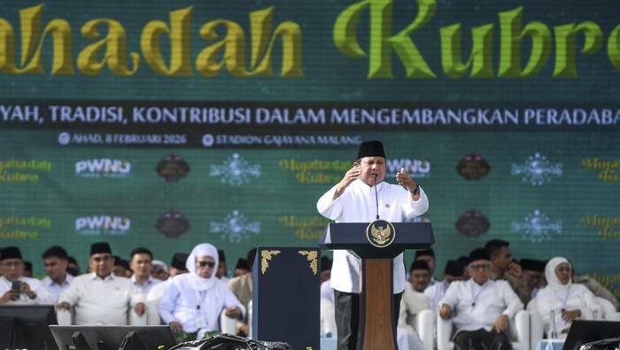 Presiden Prabowo pada acara Mujahadah Kubro Satu Abad Nahdlatul Ulama (NU) di Malang, Jawa Timur, Minggu (8/2/2026). Foto : Ist