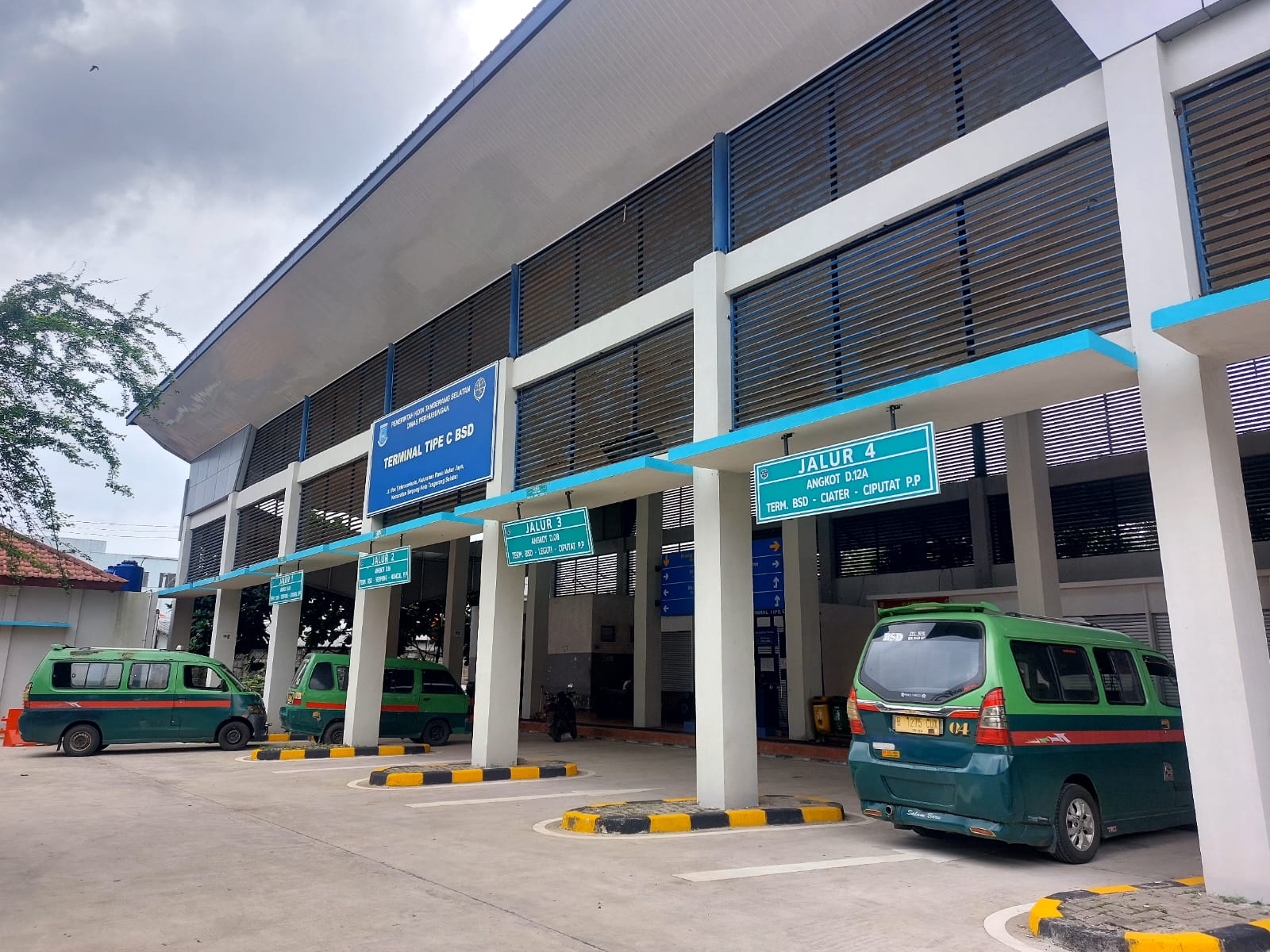 TERMINAL. Suasana di terminal Tipe C BSD Kota Tangerang Selatan. (tangselpos.id/rmn)