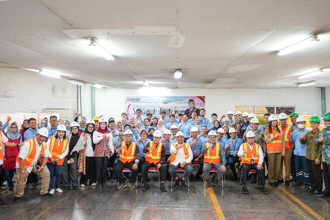 Wakil Menteri Ketenagakerjaan Republik Indonesia, Afriansyah Noor, melakukan kunjungan kerja ke PT Indah Kiat Pulp & Paper Tbk Tangerang Mill, Kacamtan Serpong Utara, Selasa (3/2).