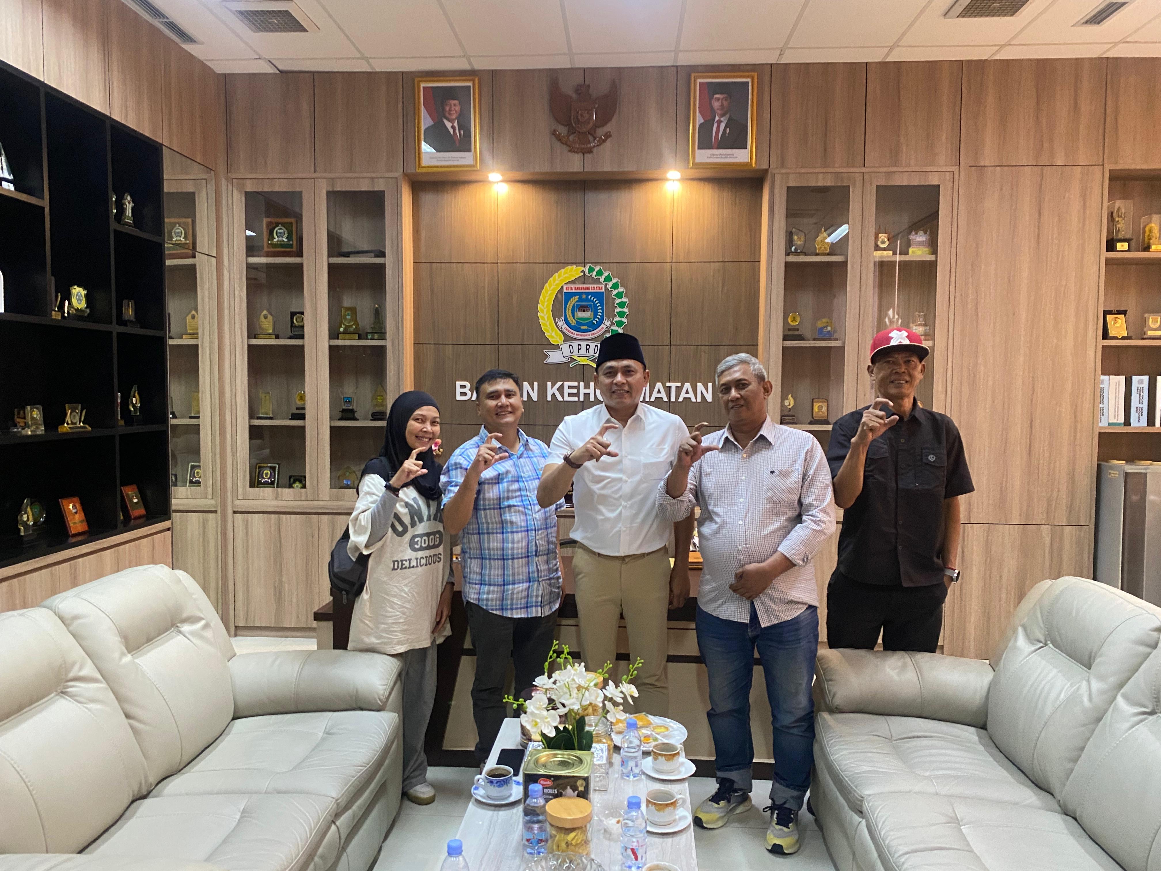 SERAP ASPIRASI. Warga Puri Bintaro mengucapkan terima kasih ke DPRD Kota Tangsel atas aspirasi yang terserap dengan baik.