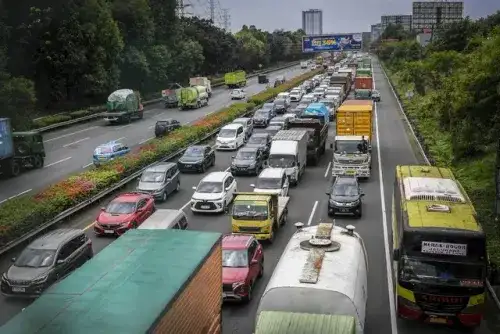 Ilustrasi kepadatan lalalintas di Tol Tangerang-Merak. Foto : Ist