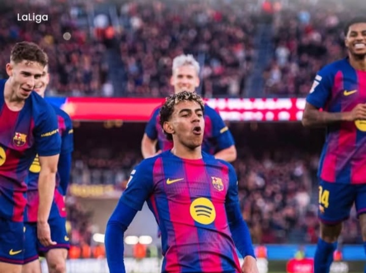 Selebrasi skuad Barca usai menang 4-1 dari Villarreal CF. Foto : Ist