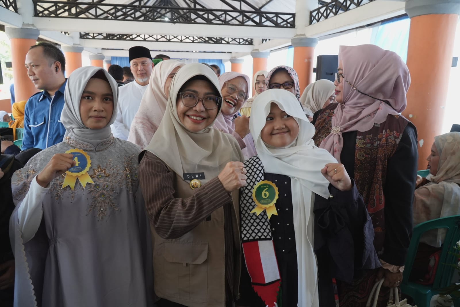 Bupati Raden Dewi Setiani menghadiri event Ramadhan Ceria yang dilaksanakan oleh Gerakan Kreatif (GKrafs) dengan mengadakan lomba GVoice Kids dan Pildacil (Pemilihan Dai Cilik) di Tribun Alun-alun Pandeglang, Sabtu (14/3/2026).(Istimewa)