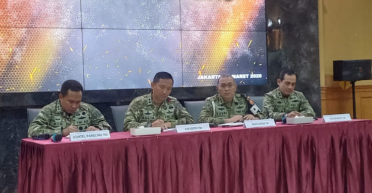 Komandan Puspom TNI, Mayor Jenderal TNI Yusri Nuryanto saat konferrnsi pers. Foto : Ist