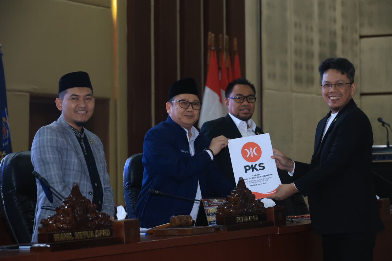 Fraksi PKS DPRD Kota Tangsel berikan jawaban terkait pandangan umum seluruh fraksi terhadap Raperda Perubahan Perda Diniyah.