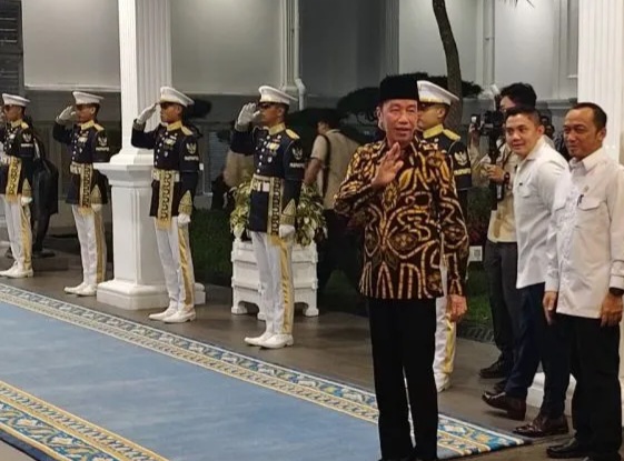 Mantan Presiden ke 7 Jokowi saat hadir di Istana pada acara di Istana Selasa (3/3/2026) malam. Foto : Ist