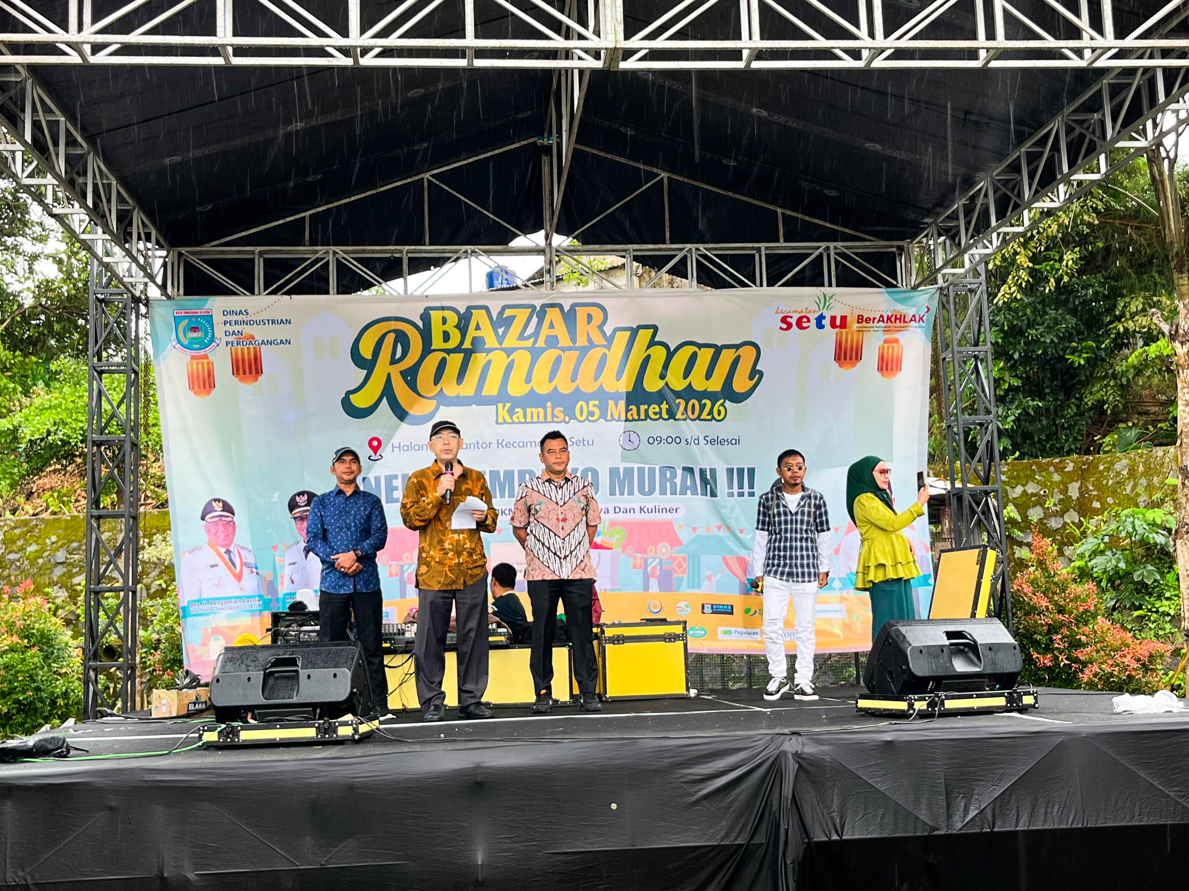 Bazar ramadan yang diselenggarakan Kecamatan Setu, Kota Tangsel, Kamis (5/3). (tangselpos.id/rmn)