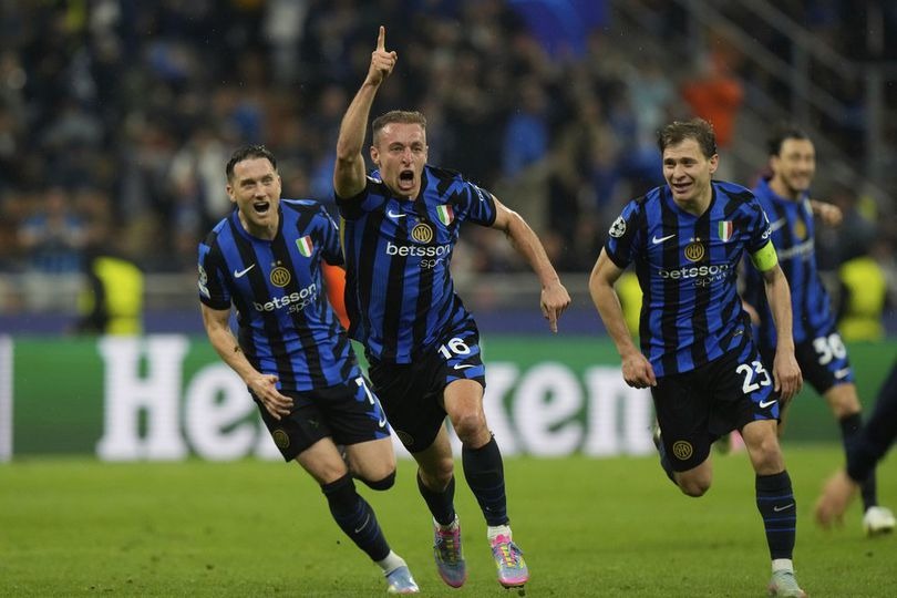 Selebrasi Inter Milan usai menang dari Genoa CFC. Foto : Ist