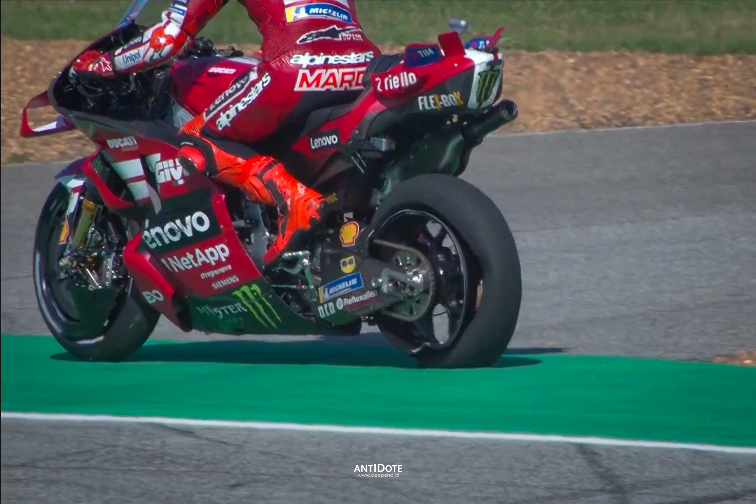 Musibah ban bocor yang menimpa Marquez di MotoGP Thailand 2026. Foto : Ist