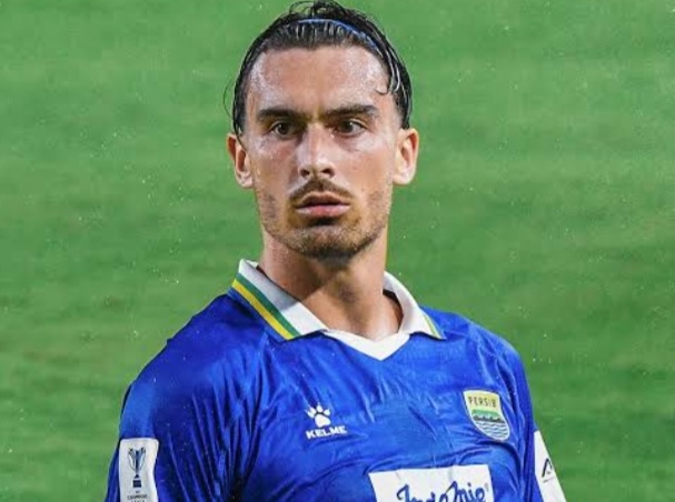 Penyerang Persib Andrew Jung. Foto : Ist