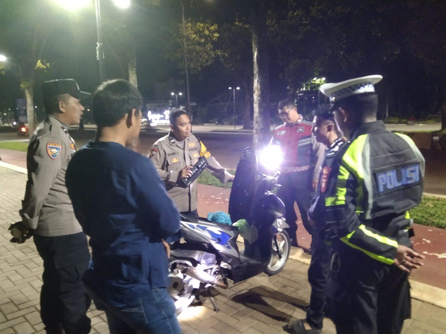 Polsek Pondk Aren tingkatkan patroli malam saat libur Lebaran. Hal itu dilakukan guna mencegah kejahatan jalan di malam hari.