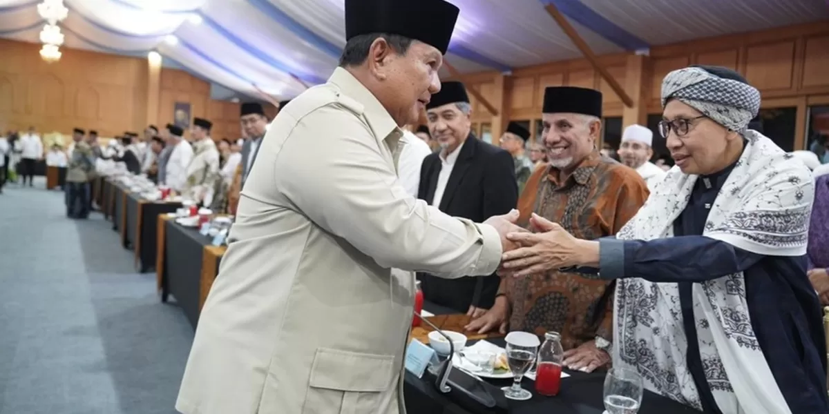 Presiden Prabowo dan Ulama saat Silaturahmi beberapa bulan yang laku di Istana. Foto : Ist