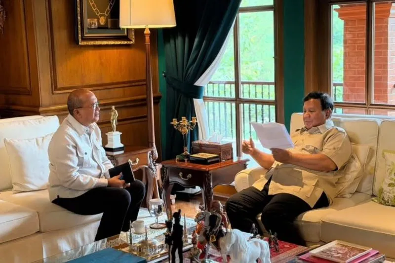 Presiden Prabowo saat menerima Menteri Investasi dan Hilirisasi Rosan Perkasa Roeslani di Hambalang. Foto : Ist