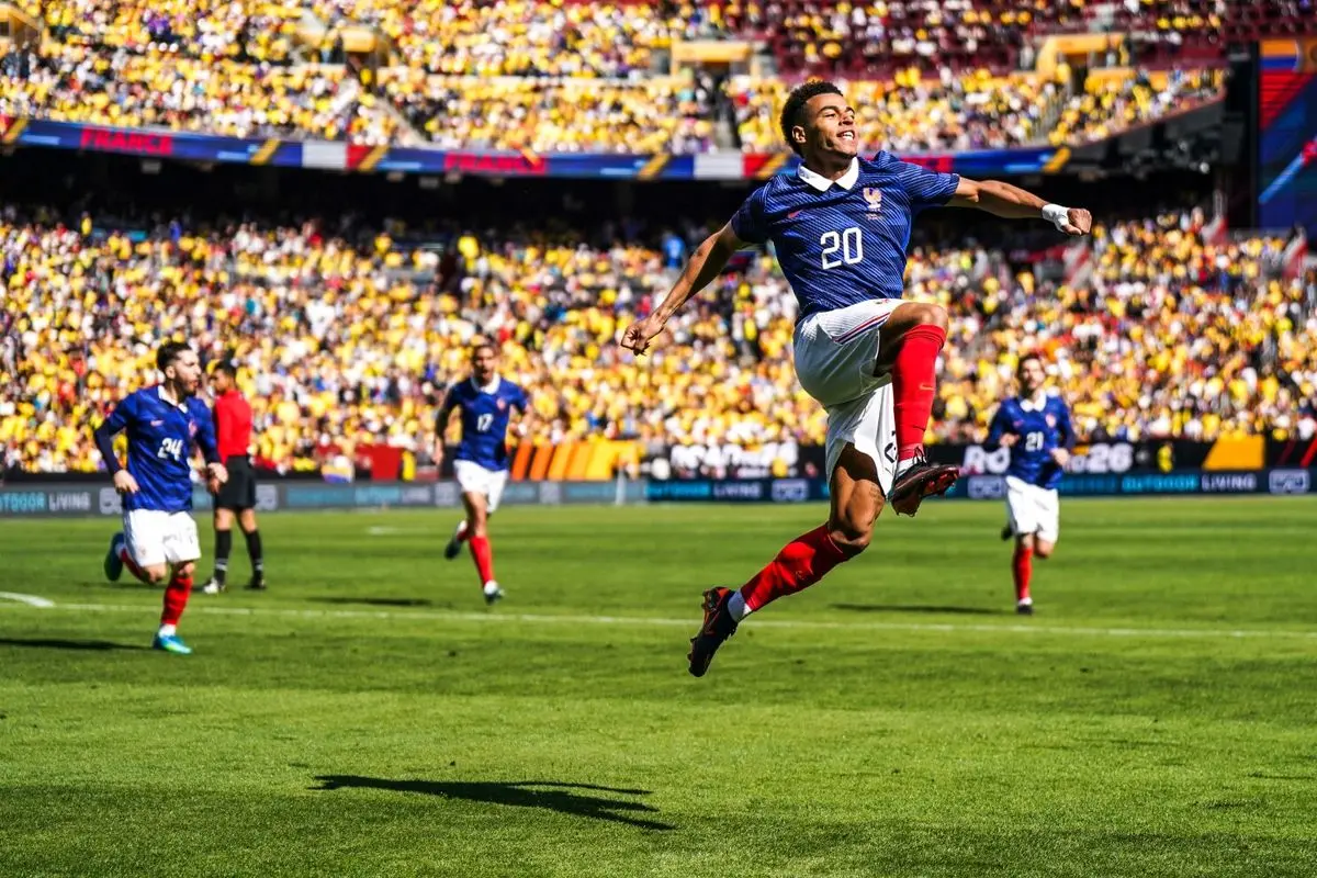 Selebrasi Timnas Prancis usai menang 3-1 dari Kolumbia. Foto : Ist