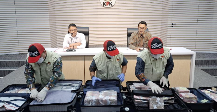 KPK melakukan konferensi pers terkait kasus praktik rasuah di Direktorat Jenderal Bea dan Cukai. Foto : Ist