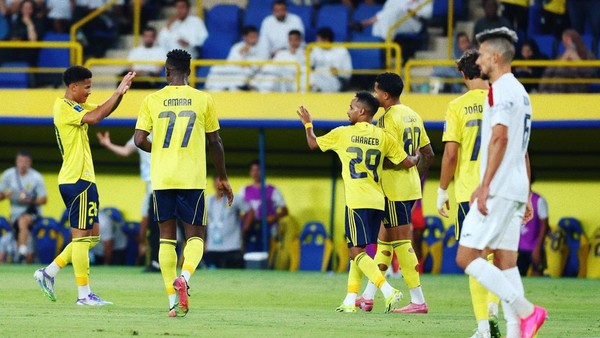 Selebrasi skuad Al Nassr saat timnya pesta gol di gawang Al Khaleej  5-0. Foto : Ist
