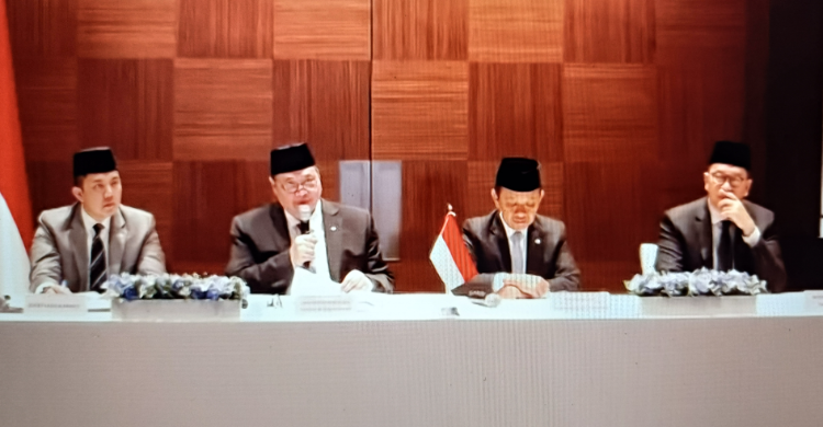 Menko Perekonomian Airlangga Hartarto saat konferensi pers. Foto : Ist