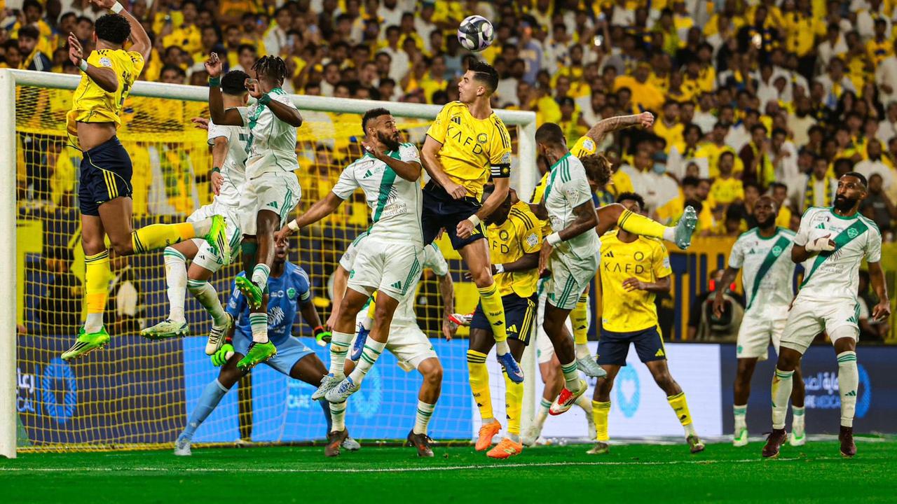 Al Nassr makin kokoh di puncak klasemen menang 2-0 dari Al Ahli. Foto : Ist