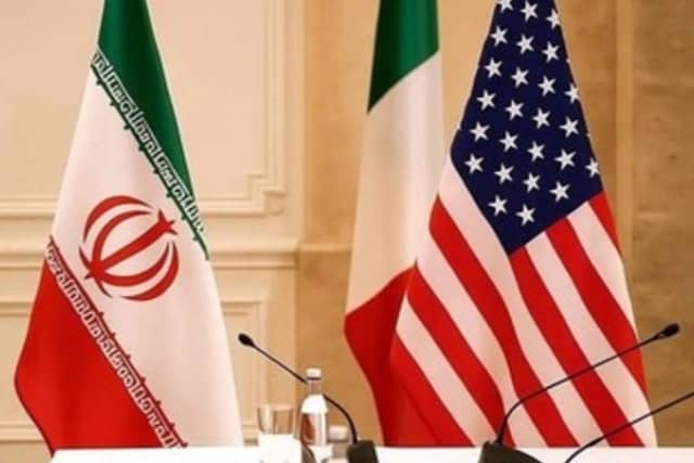 Bendera Iran dan AS. Foto : Ist