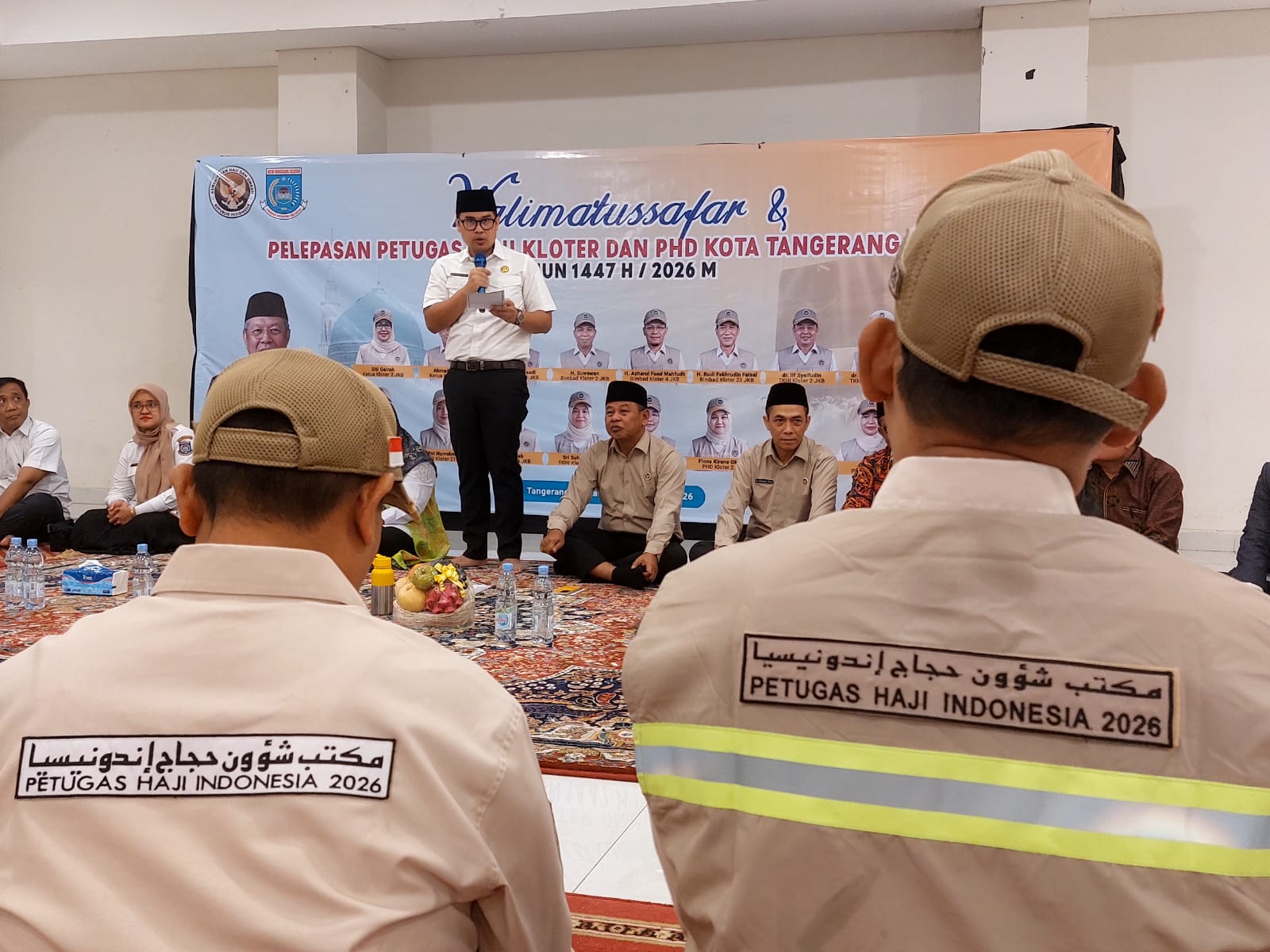 Wakil Wali Kota Tangsel, Pilar Saga Ichsan saat melepas belasan Petugas Haji. (tangselpos.id/rmn)