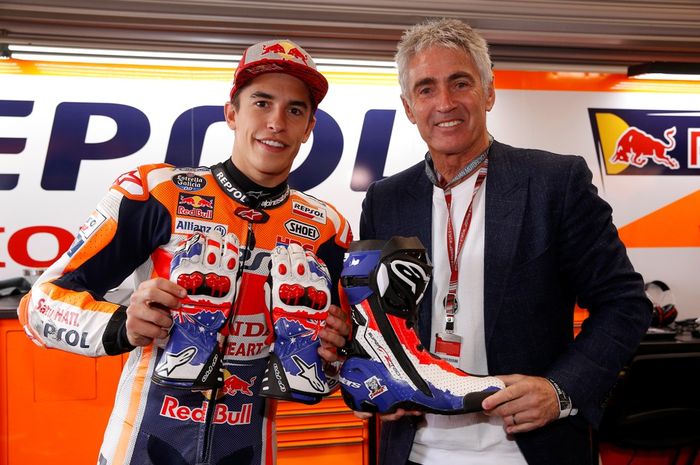 Legenda MotoGP Mick Doohan (kanan) bersama Marc Marquez. Foto : Ist