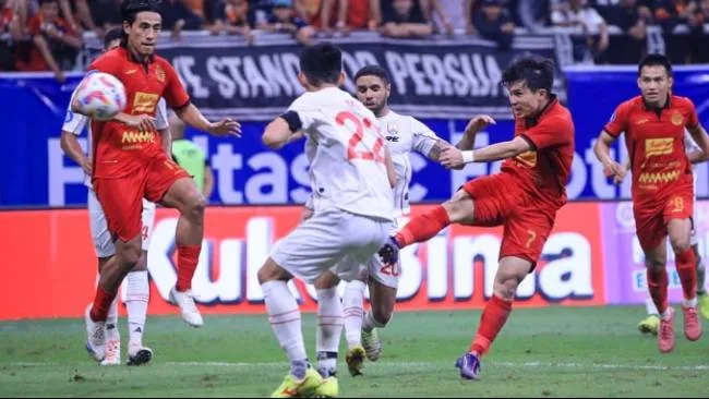Laga Persija vs Persis Solo dimenangkan Persija 4-0. Foto : Ist