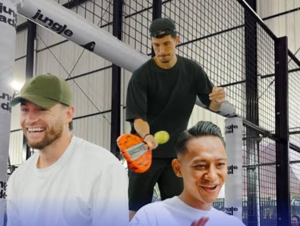 Beckham Putra, Klok dan Thom Haye mendirikan Padel di Summarecon Bandung. Foto : Ist