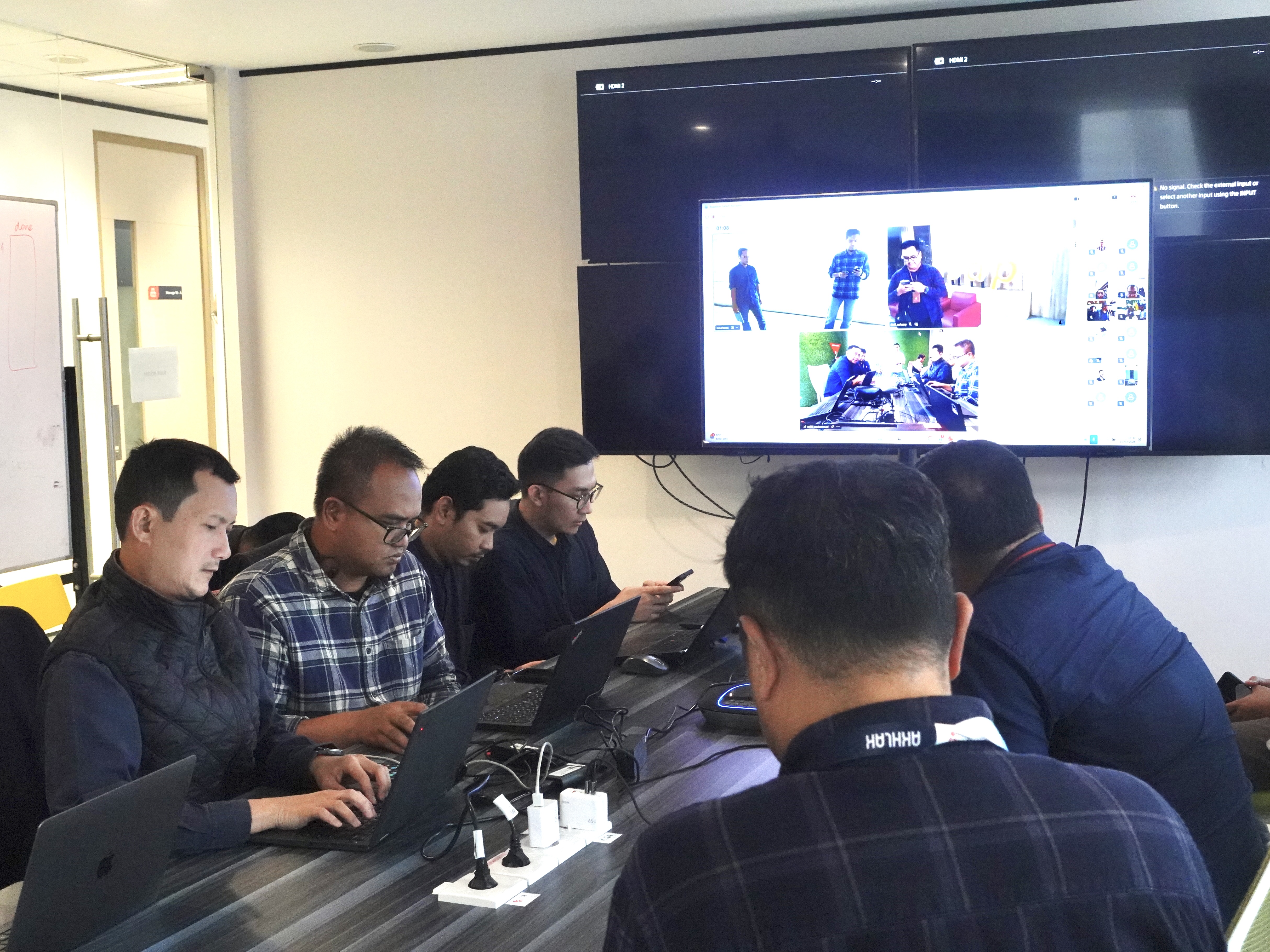 Tim Telkomsel siaga untuk memastikan kualitas konektivitas pelanggan di wilayah Jakarta dan Banten tetap terjaga selama periode Ramadan dan Idulfitri 1447 Hijriah.(Istimewa)