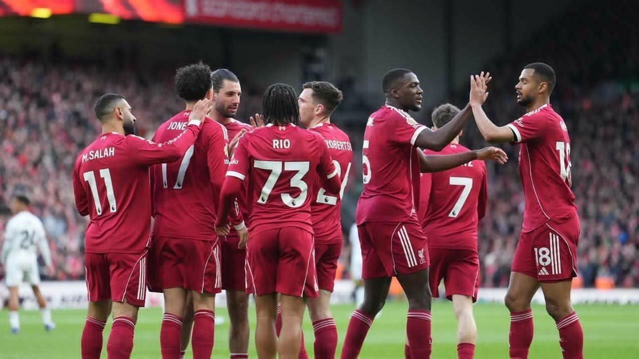Selebrasi Skuad Liverpool usai menang 2-0 dari Fulham FC. Foto : Ist