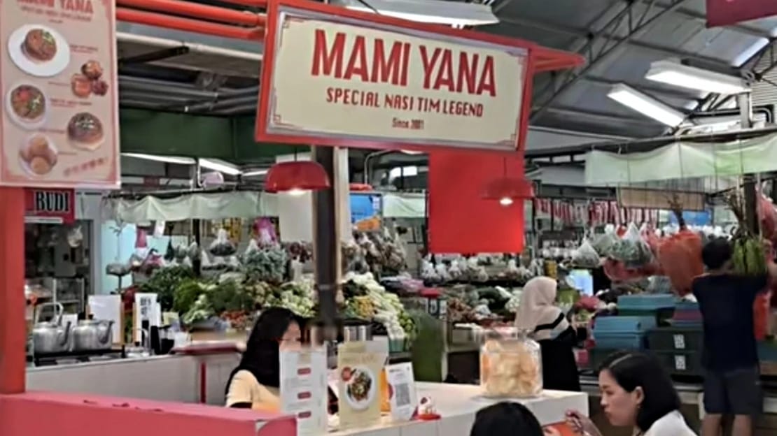 Tampak gerai Mami Yana di kawasan Intermoda BSD. Foto : Emir MG