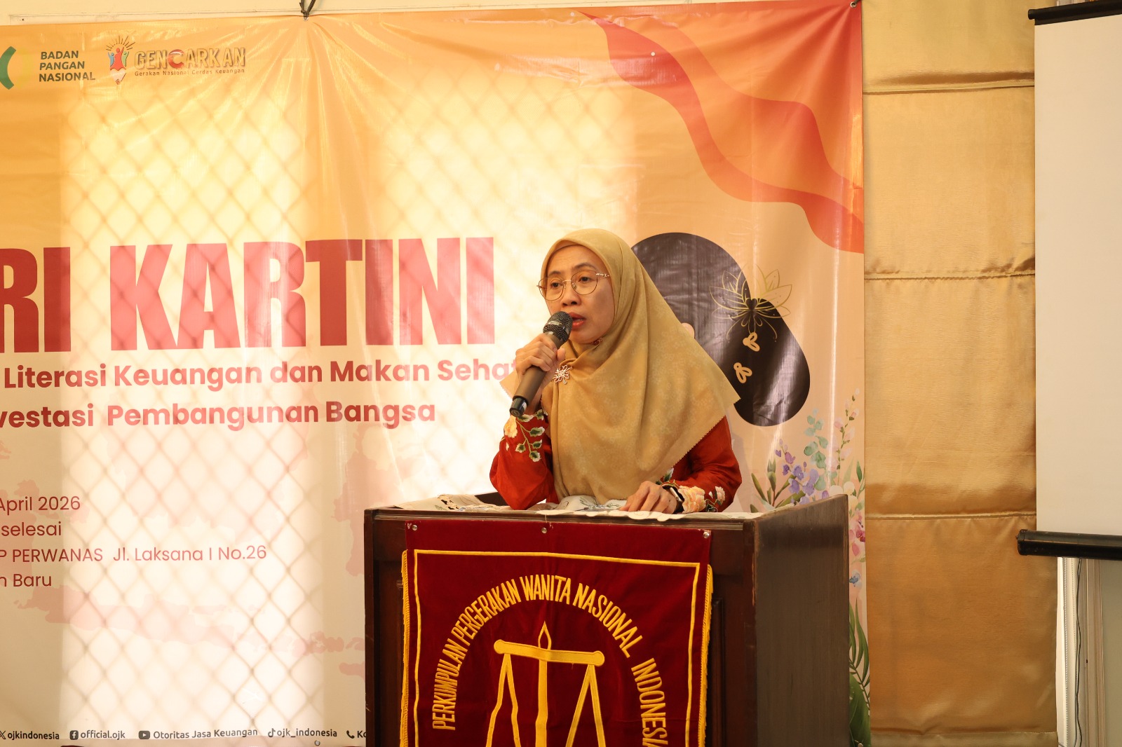 Kegiatan literasi keuangan dan peringatan Hari Kartini yang bertajuk “Sosialisasi Literasi Keuangan dan Makan Sehat sebagai Investasi Pembangunan Bangsa” yang digelar Kantor OJK Jabodebek bersama Pergerakan Wanita Nasional Indonesia (PERWANAS) di Jakarta, Rabu (29/4/2026).(Istimewa)