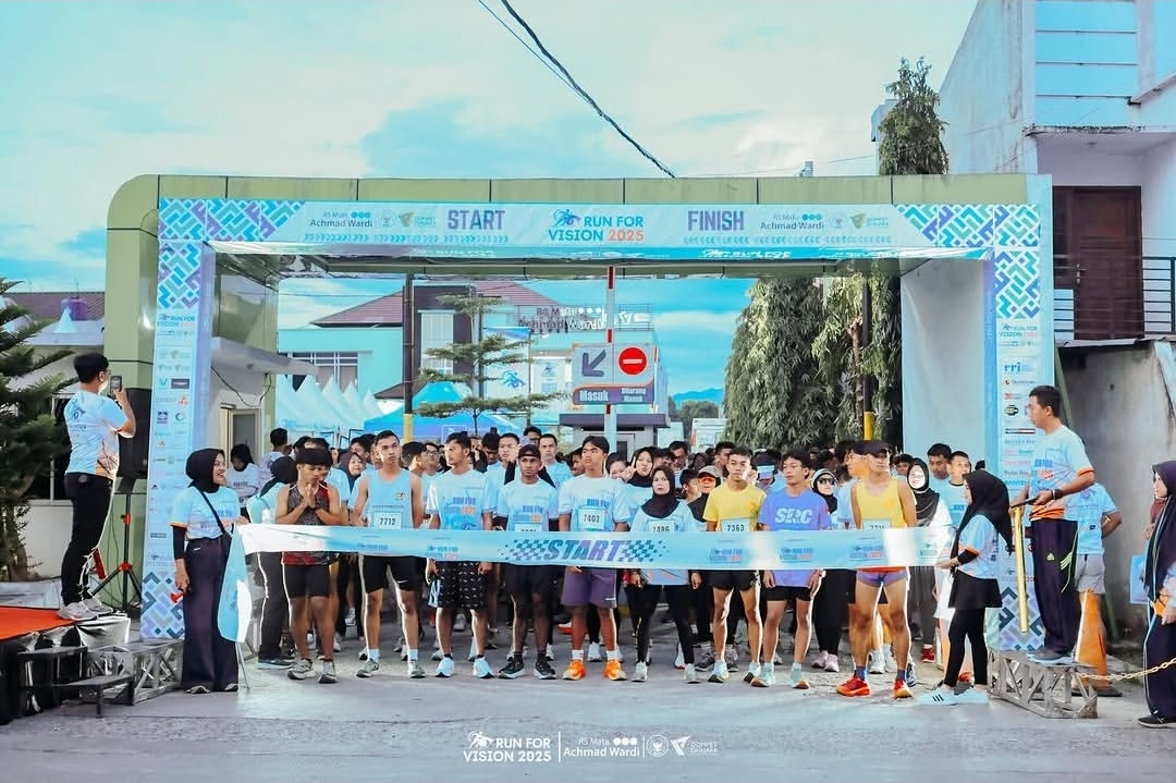 Kegiatan Run for Vision yang digelar Rumah Sakit Mata Achmad Wardi yang digelar di Kota Serang 2025.(Istimewa)