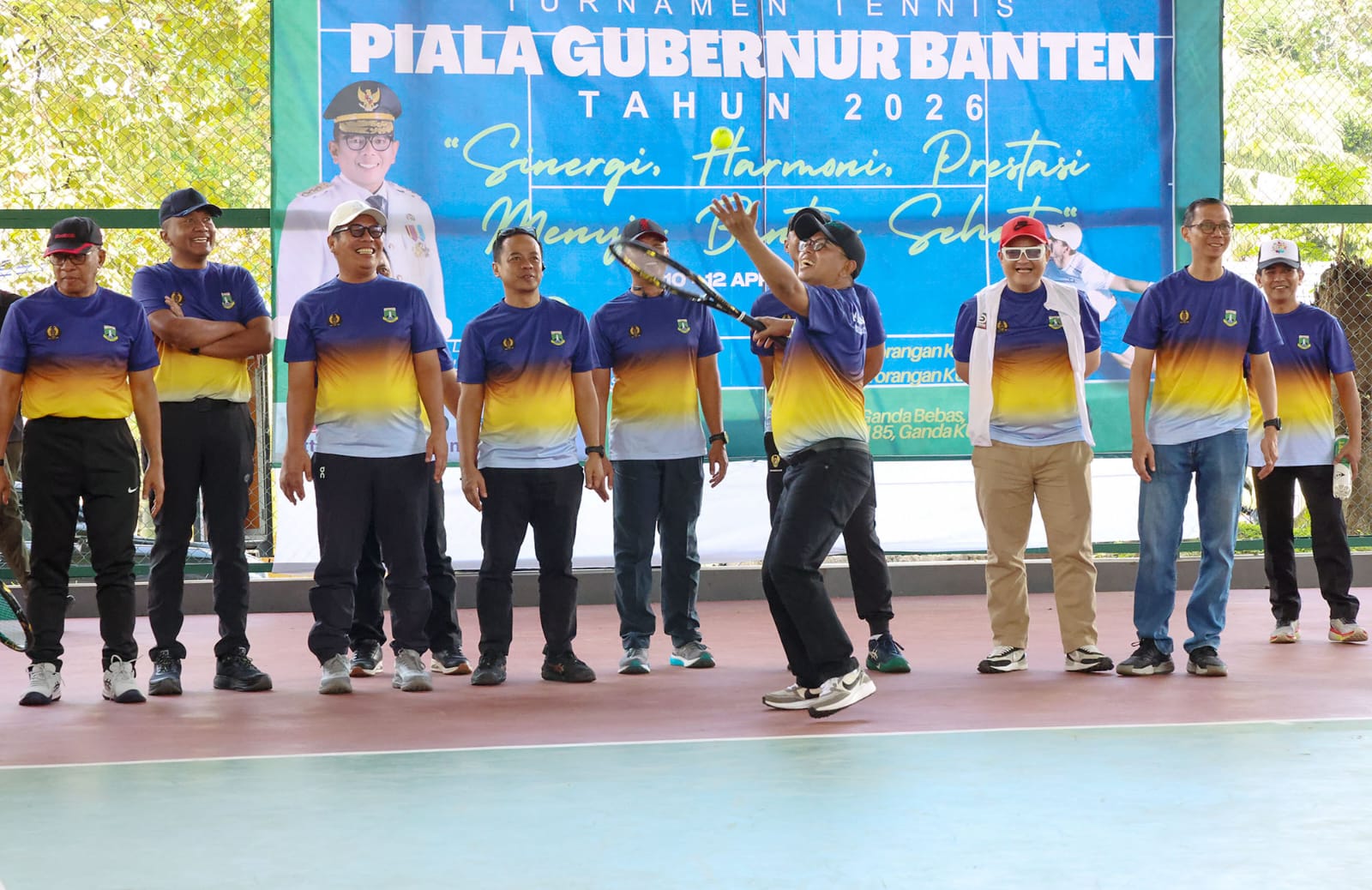 Gubernur Banten saat membuka turnamen Tenis Piala Gubernur 2026. Foto : Ist