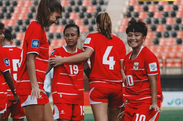 Selebrasi skuad Indonesia usai menang 4-2 dari Kaledonia Baru. Foto : Ist