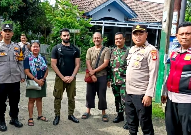 WNA yang ngamuk berhasil diamankan oleh aparat. Foto : Ist