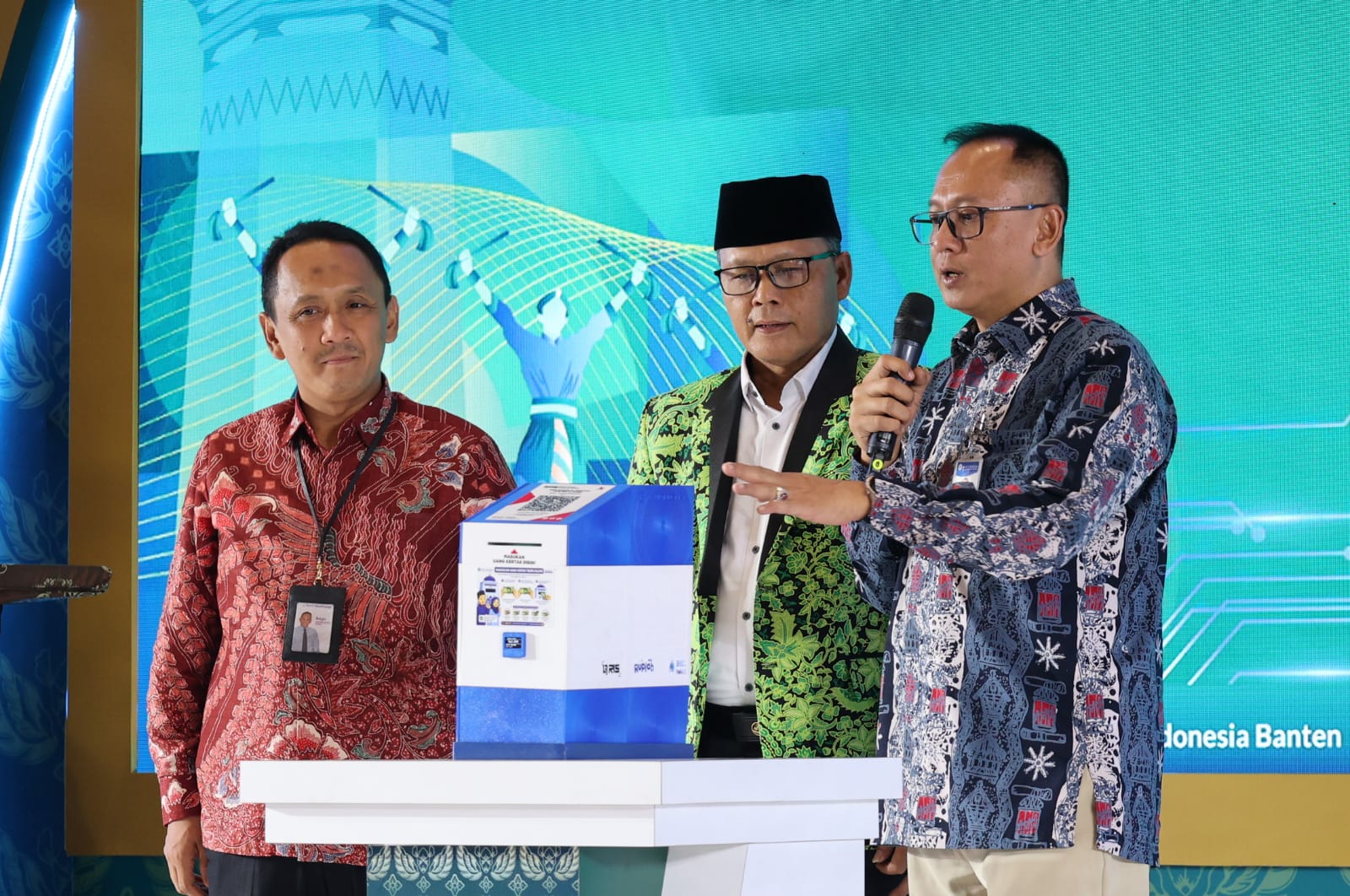 Kantor Perwakilan Bank Indonesia Provinsi Banten bersama Bank Muamalat Indonesia dan Dewan Masjid Indonesia meluncurkan program QRIS 1.000 Masjid, dalam acara Shafara & Digiwara 2026, di salah satu pusat perbelanjaan di kawasan Bintaro, Kota Tangerang Selatan, Minggu (24/5/2026).(DOK BI BANTEN)